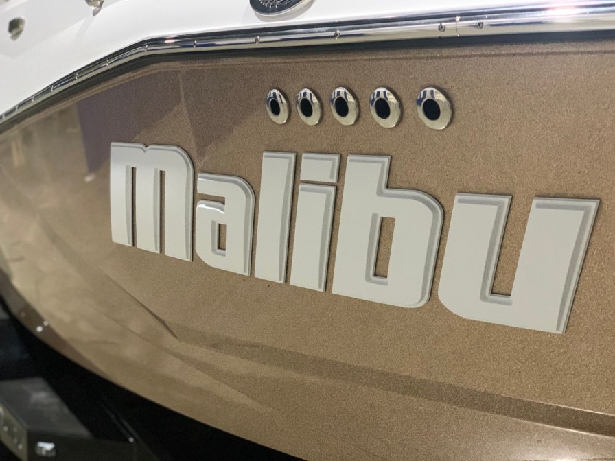 Parts Malibu Decals & Emblems | Malibu Lg Decal - White (5992928)